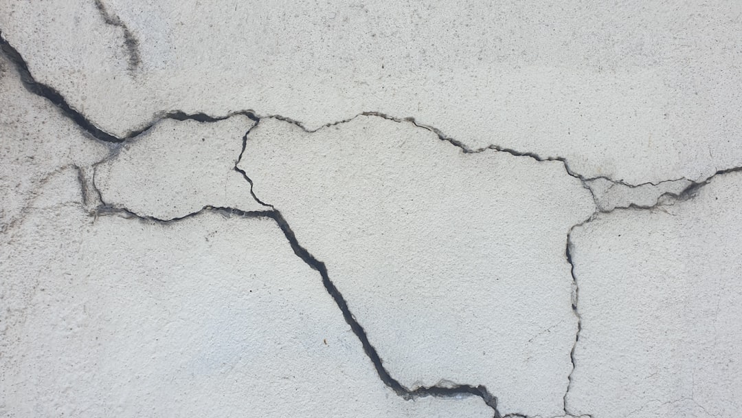 Photo Cracked concrete